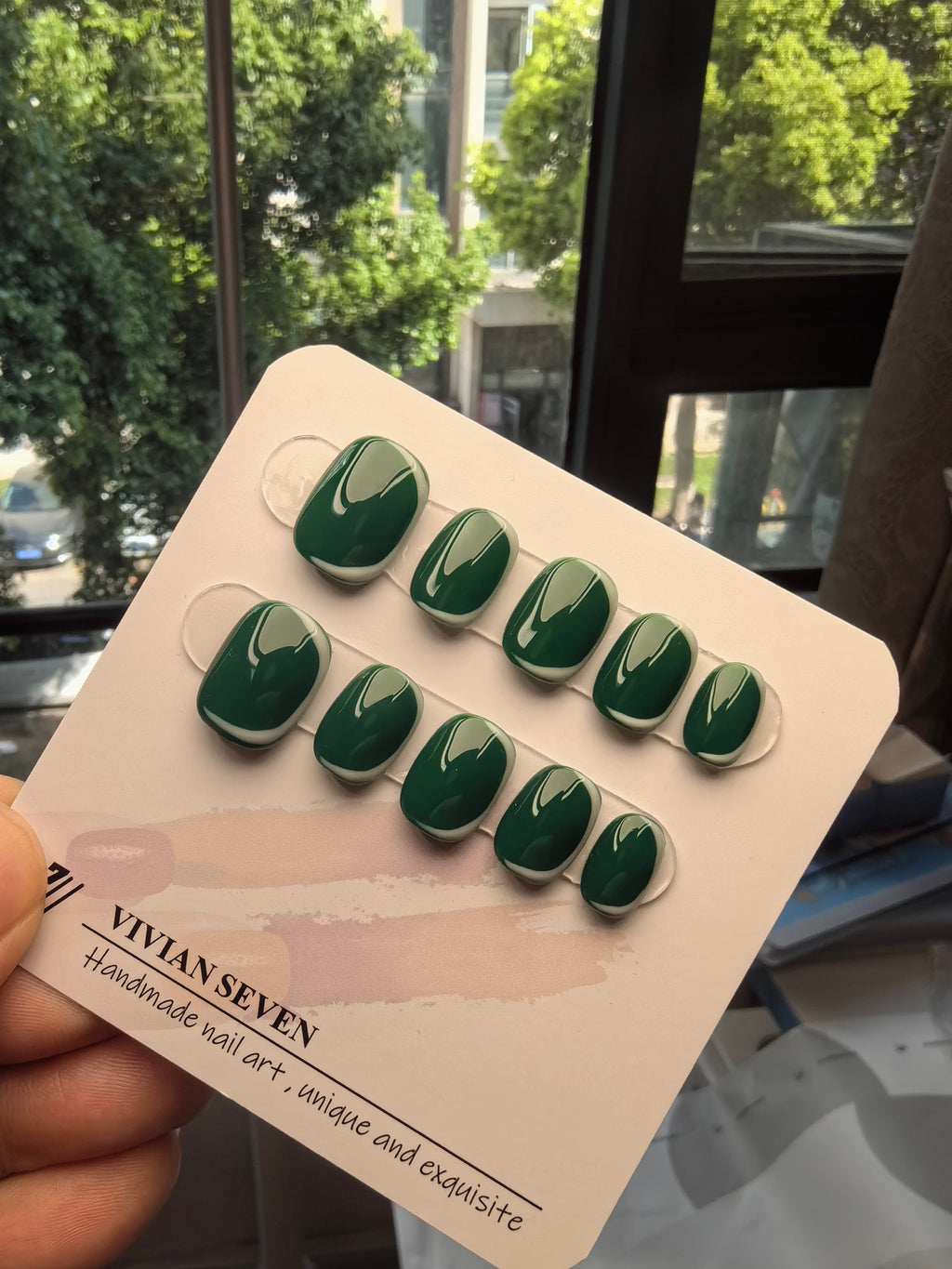 Spring Green Short Oval Press On False Nails – Vivian Seven