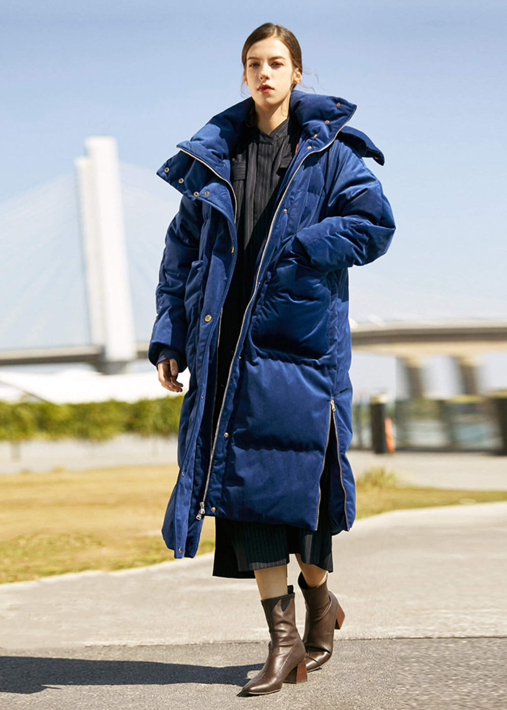 Blue Pockets Hooded Down Coat Long Sleeve