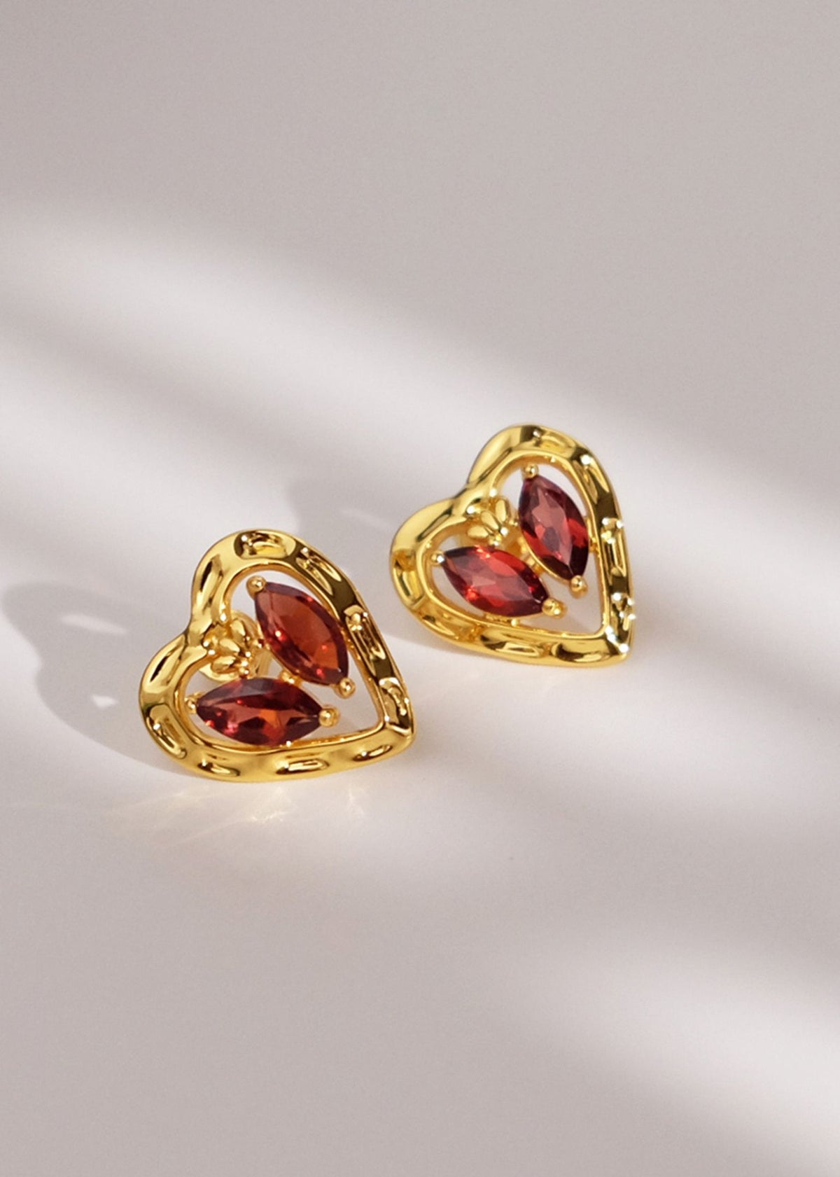 Women's Jewelry Natural Red Stone 18K Gold Plate Heart Stud Earrings