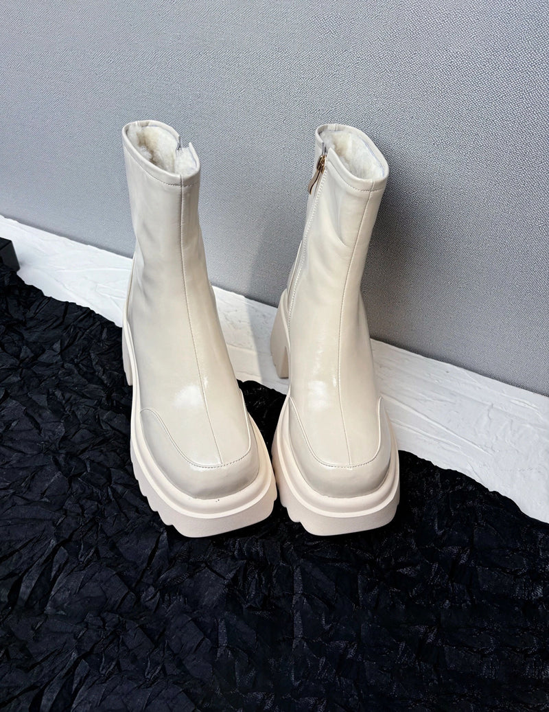 white snow boots for women