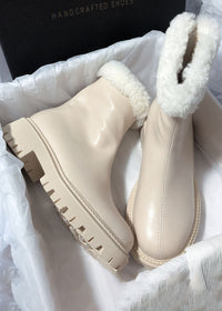 Women's Winter Cozy Genuine Leather Faux Shearling Lined Booties White