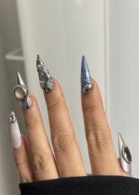  Stiletto Pointed Press-on Nails