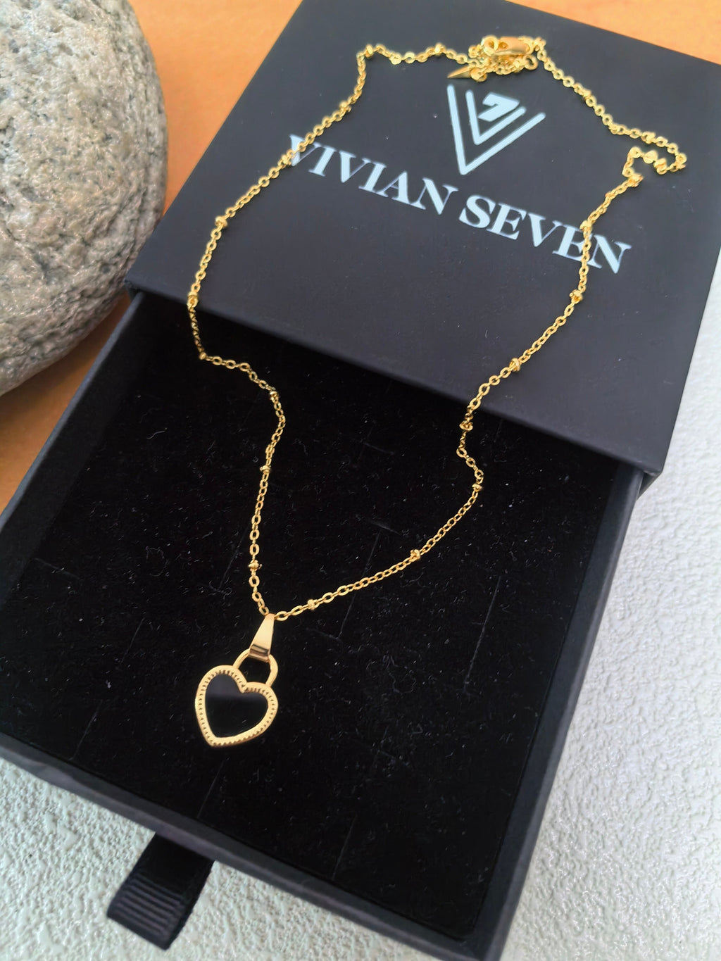 Black White Love Heart Shell Gold Chain Dainty Pendant Necklace ...