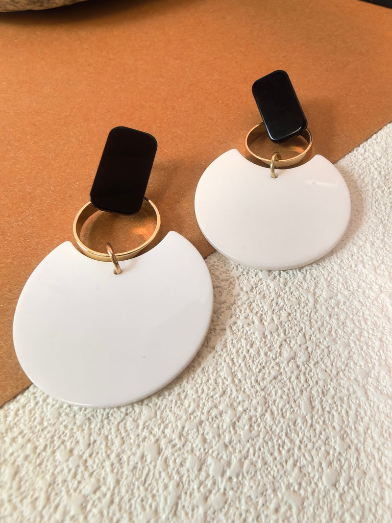 Trendy Two Tone Black White Acrylic Disc Drop Dangle Statement Earrings