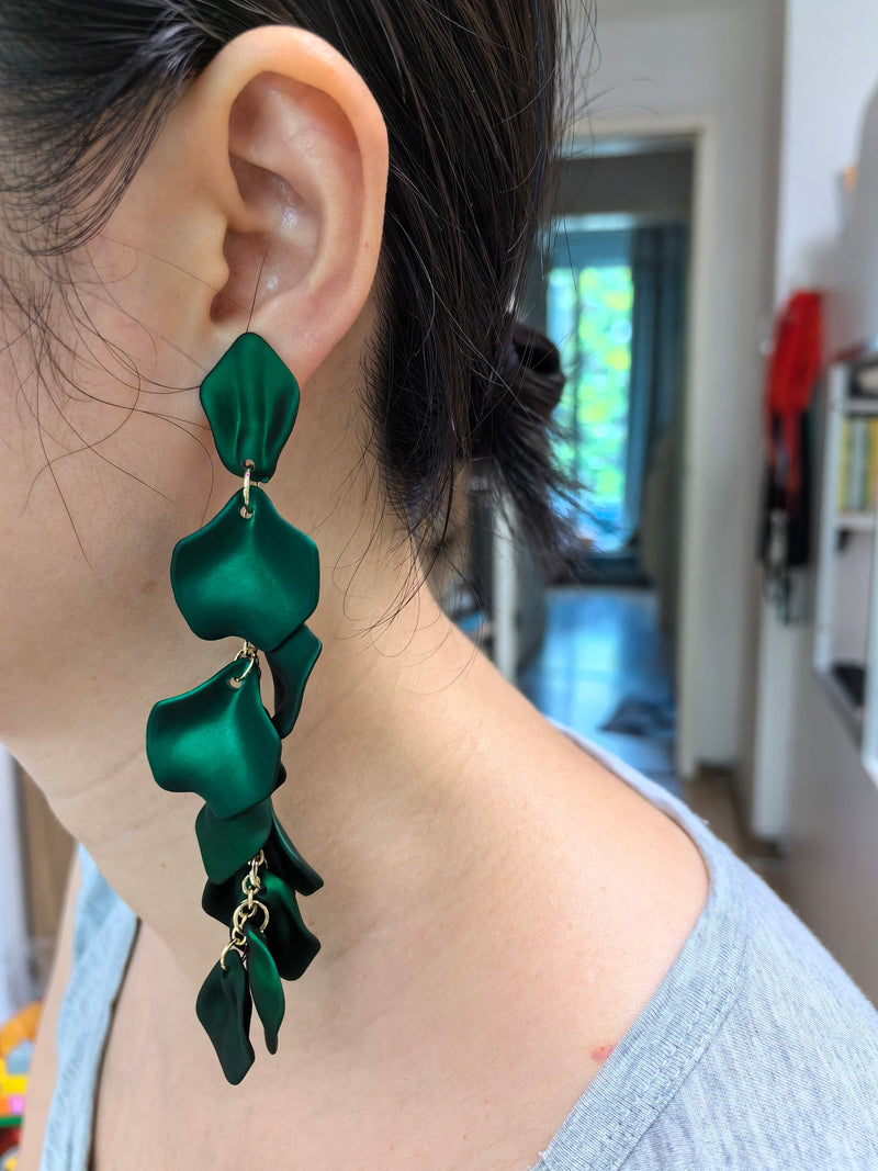 Green Petal Chain Linear Statement Dangle Long Drop Earrings