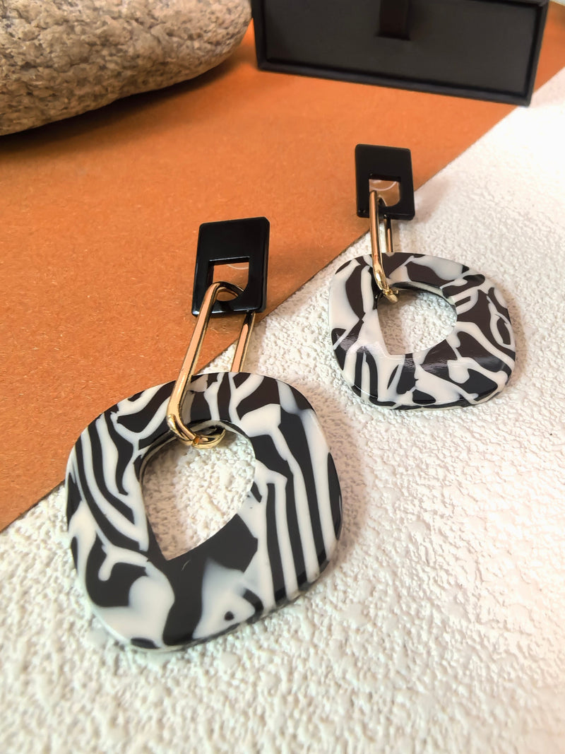 Chic Fashion Statement Zebra Resin Hoop Drop Dangle Earrings