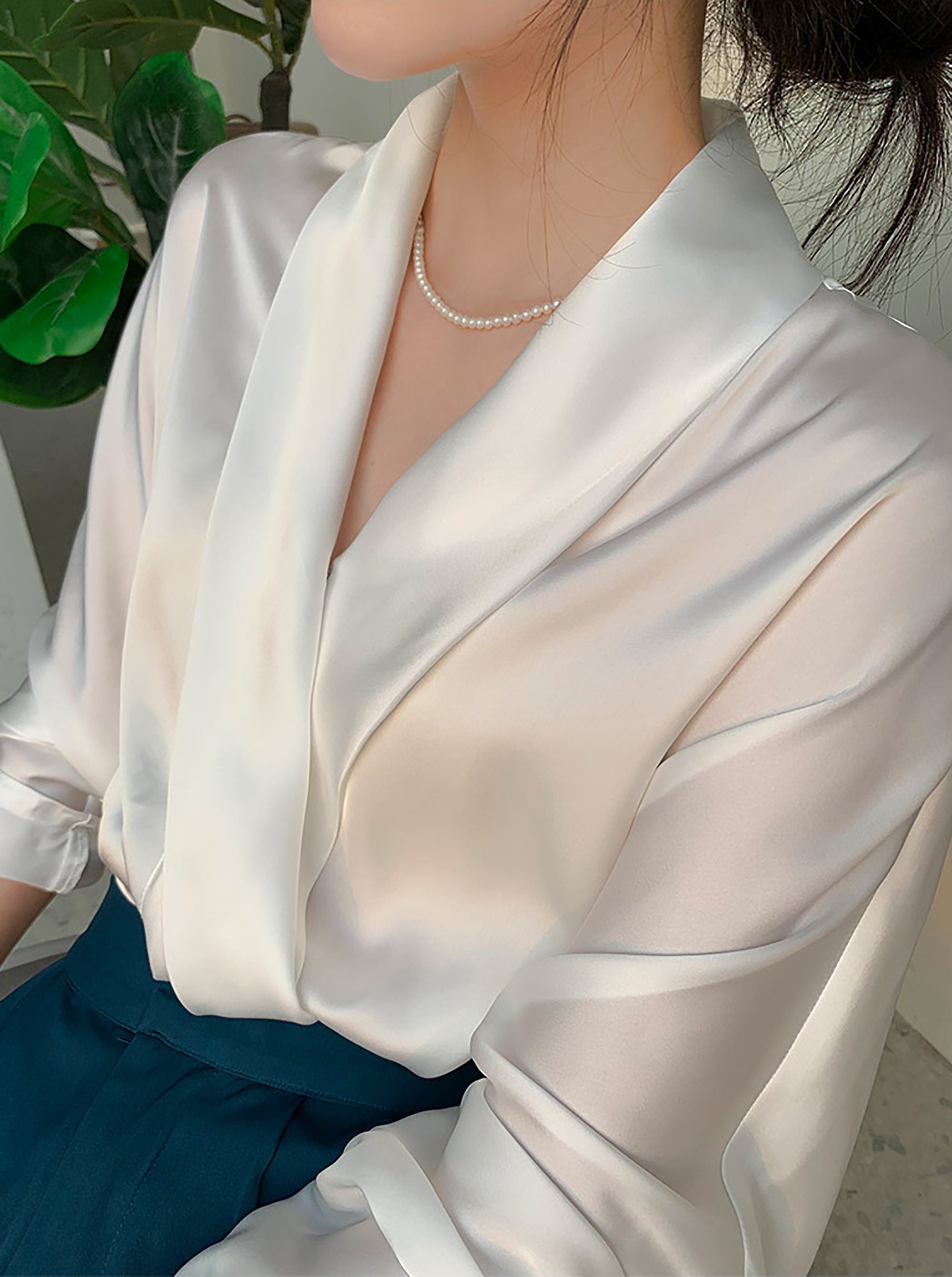 JYHBHMZG Office Ladies Suit Collar Long Sleeve Shirt Women Autumn Satin  Tunic Tops Blouse Slim V-Neck Olive EN8 Shirts XS Black at  Women's  Clothing store
